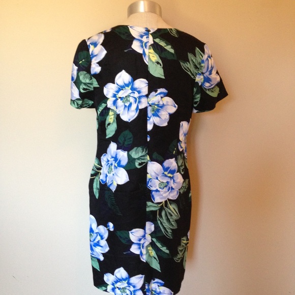 Banana Republic Floral t shirt mini dress 6 - Picture 2 of 5